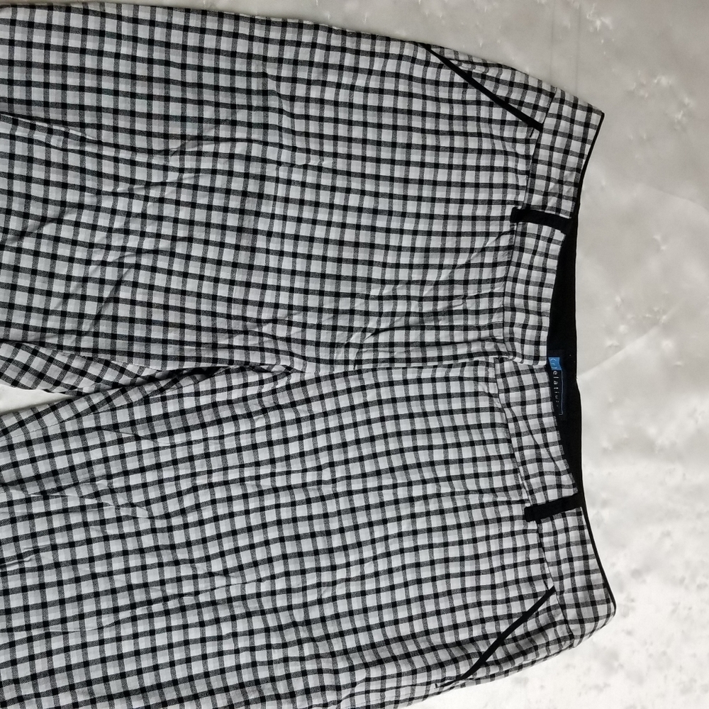 Relatively Women's‎ Capris Size 12
